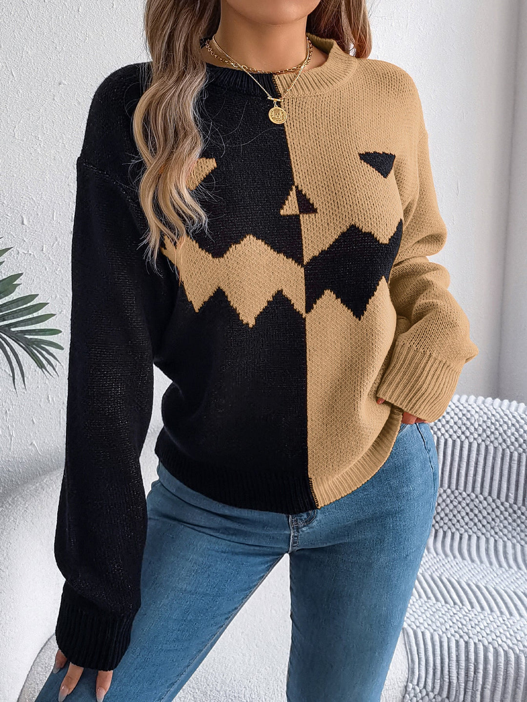 Women's geometric colour-block knitted jumper with crew neck and long sleeves