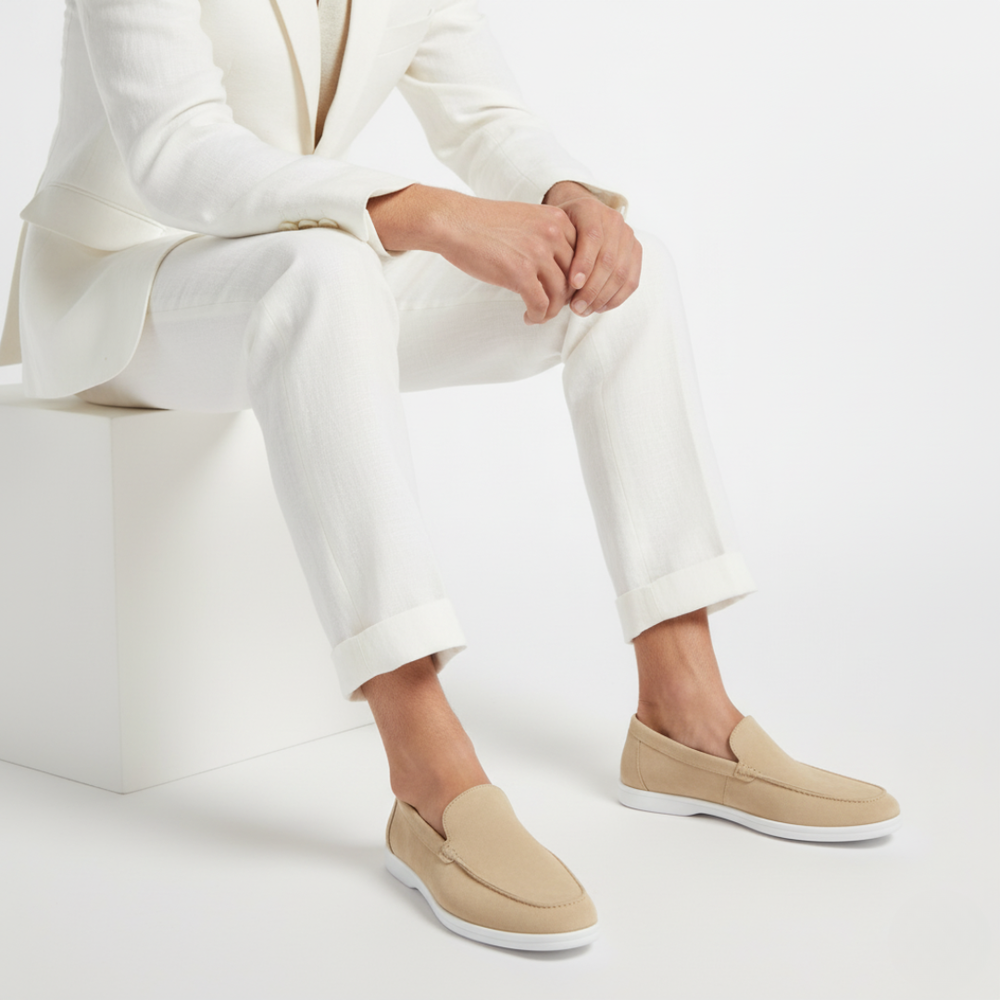 Men's slip-on loafer with moccasin stitching and contrast sole