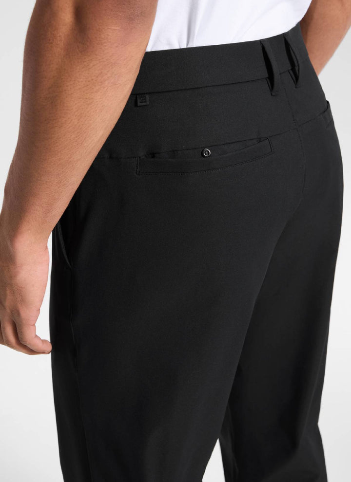 Men's straight-leg golf trousers with belt loops and side pockets