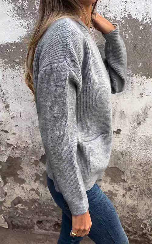 Women's knitted zip jacket with stand collar, long sleeves and front pockets