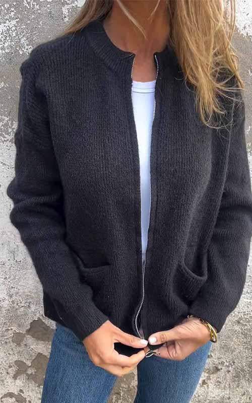Women's knitted zip jacket with stand collar, long sleeves and front pockets