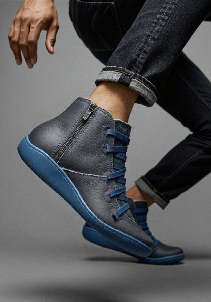 Women's ankle boots with lace-up fronts, side zips and rounded toes
