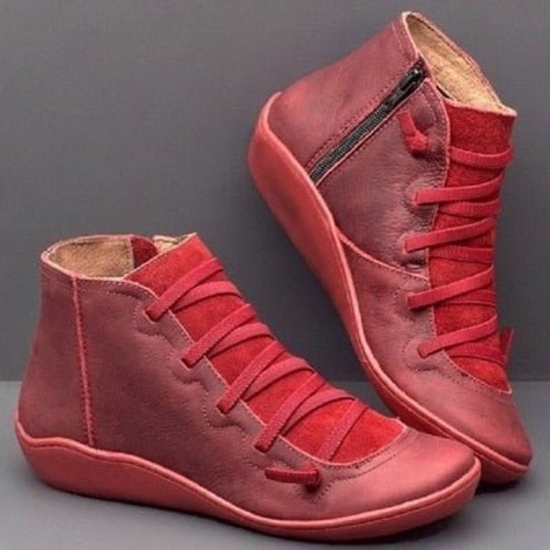 Women's ankle boots with lace-up fronts, side zips and rounded toes