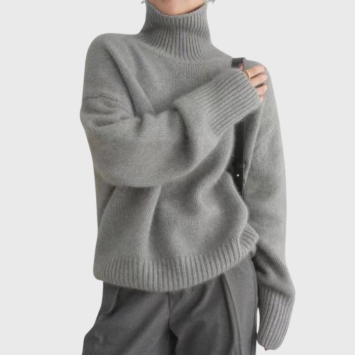 Women's ribbed turtleneck jumper with long sleeves and relaxed fit