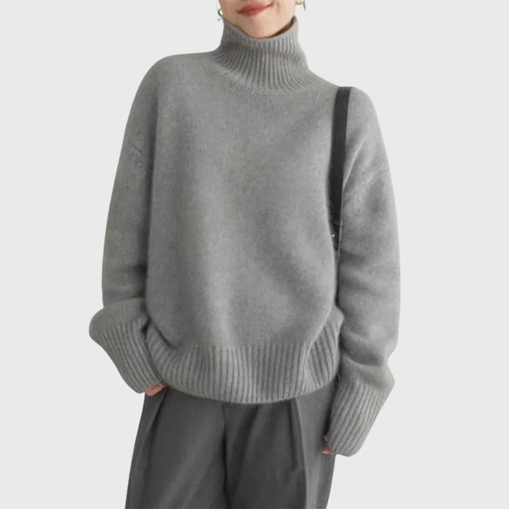 Women's ribbed turtleneck jumper with long sleeves and relaxed fit