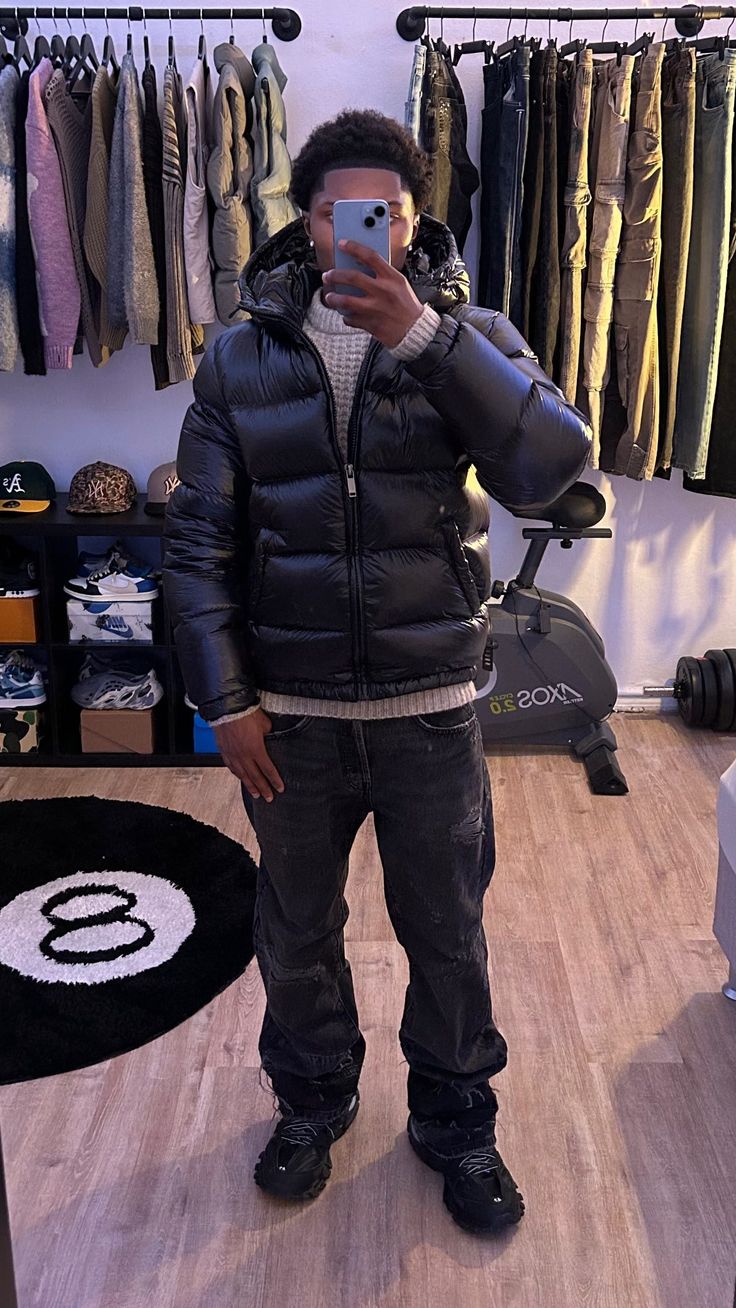 Men's short quilted hooded puffer jacket with front zip