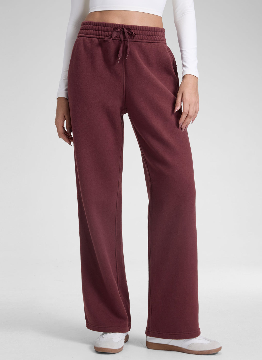 Women's straight leg sweatpants with elasticated drawstring waist and side pockets