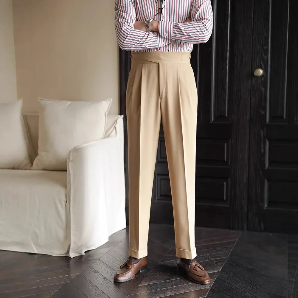 Women's pleated high-rise wide-leg trousers with front pockets