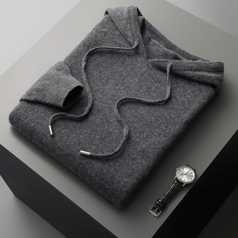 Men's plain pullover hoodie with drawstring hood and ribbed trims