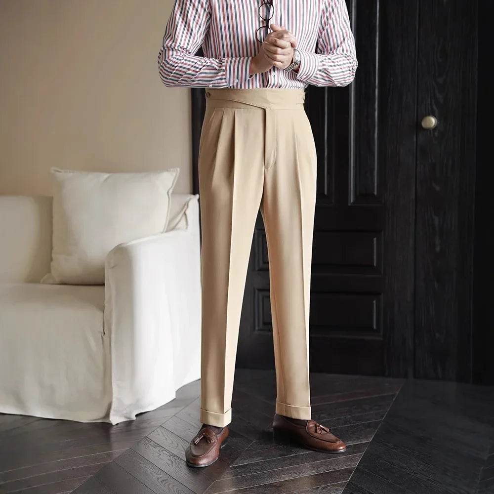 Women's pleated high-rise wide-leg trousers with front pockets