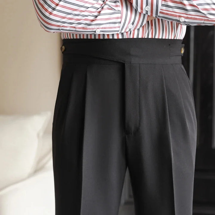 Women's pleated high-rise wide-leg trousers with front pockets