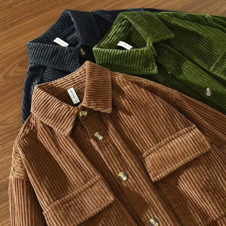 Men's corduroy shirt with long sleeves and two chest pockets
