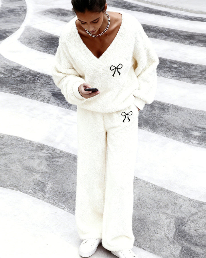 Women's two-piece fleece set with bow embroidery and wide-leg trousers