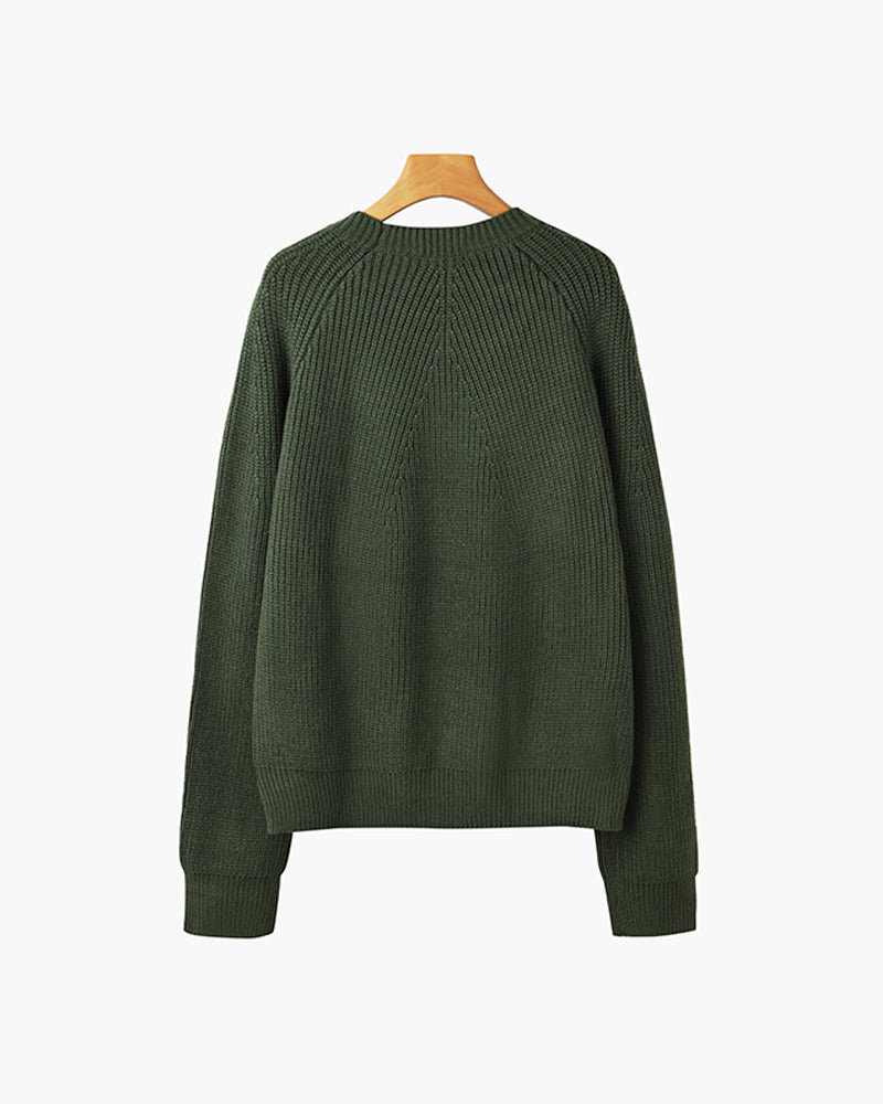 Ribbed crew neck sweater with long sleeves