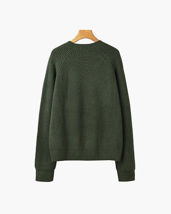 Ribbed crew neck sweater with long sleeves