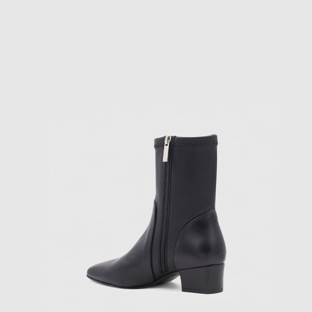 Black women's ankle boots with side zipper and low block heel