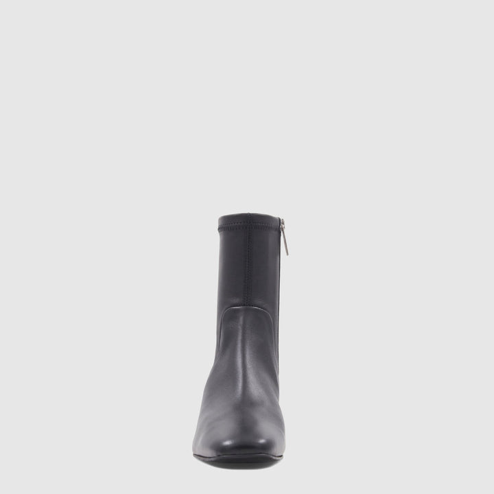 Black women's ankle boots with side zipper and low block heel