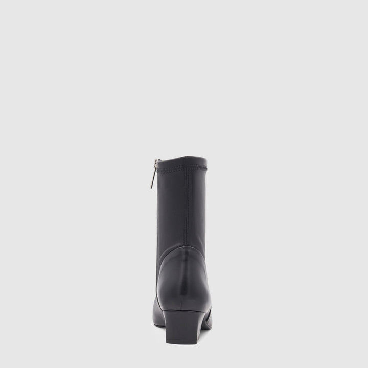 Black women's ankle boots with side zipper and low block heel