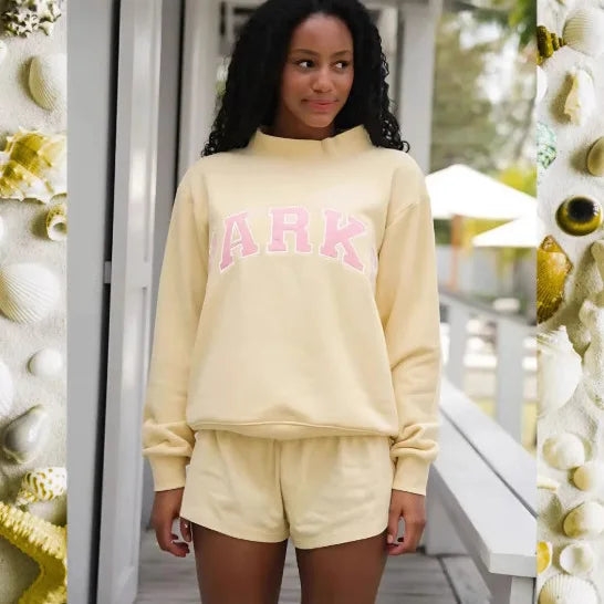 Women's Oversized Graphic Crewneck Sweatshirt, Long Sleeve