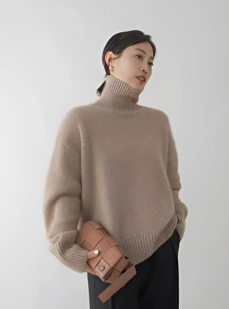 Women's relaxed plain turtleneck jumper with long sleeves and ribbed trims