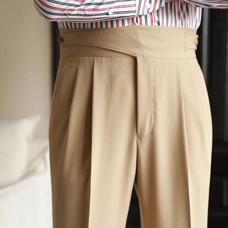 Women's pleated high-rise wide-leg trousers with front pockets