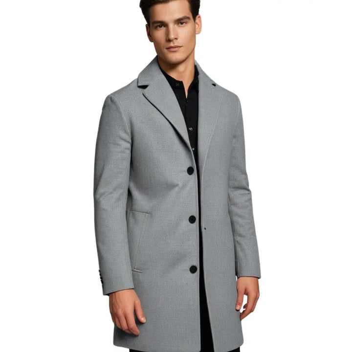Men's tailored fit long coat with notched lapels, button fastening and side pockets