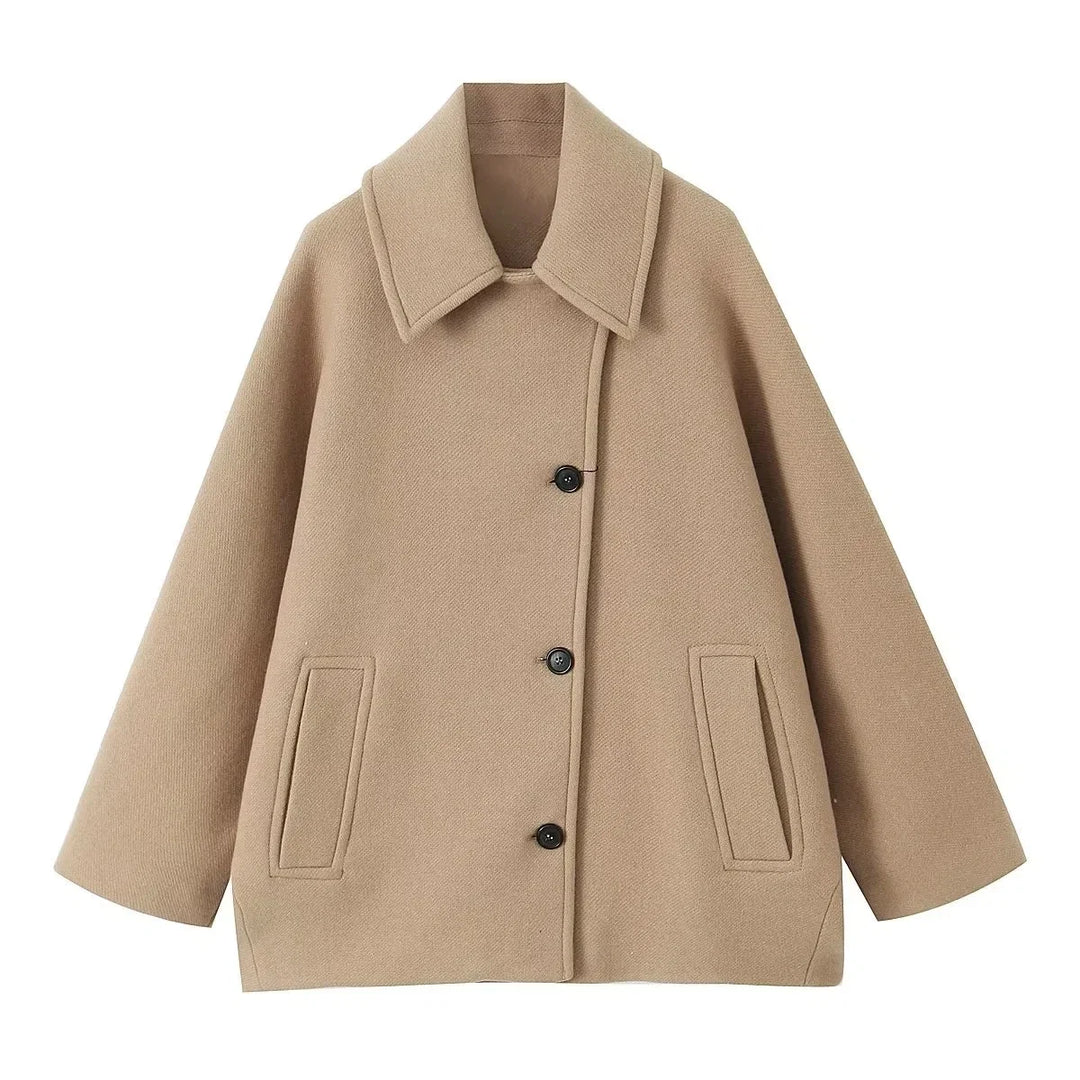 Women's short oversized coat with wide collar and button front