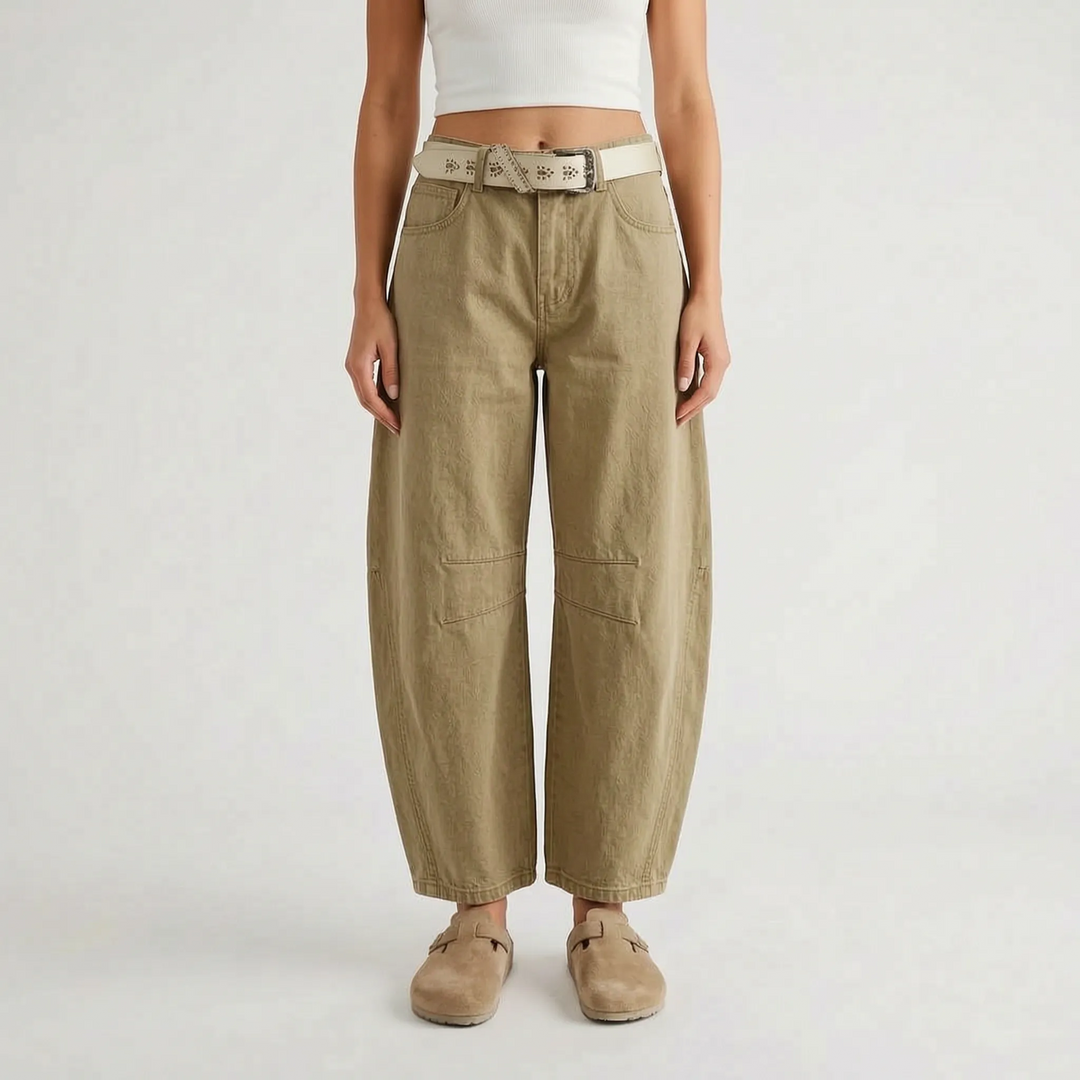 Women's cropped wide-leg jeans with curved legs and knee seam detailing