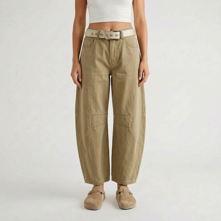 Women's cropped wide-leg jeans with curved legs and knee seam detailing