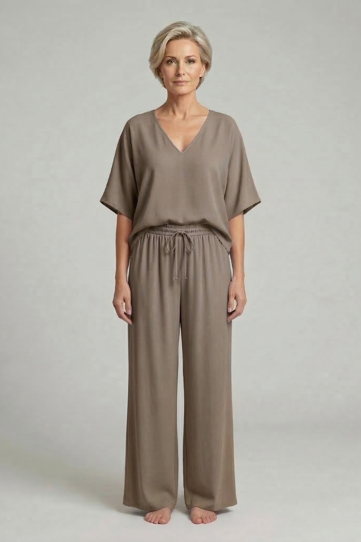 Women’s Two-Piece Set with Top and Wide-Leg Chiffon Trousers - Image 8