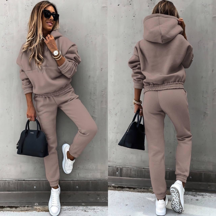 Women's hooded tracksuit set with sweatshirt and high waist jogger trousers
