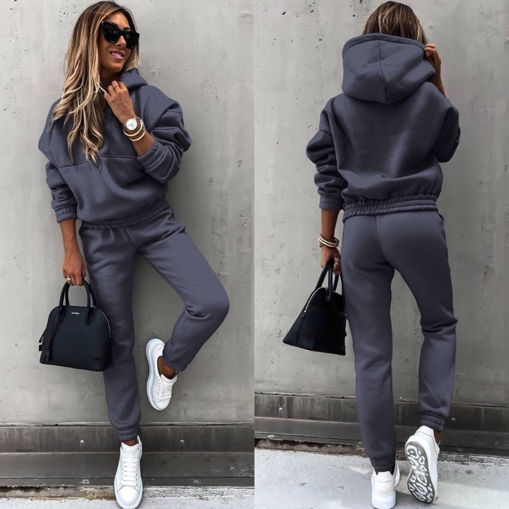 Women's hooded tracksuit set with sweatshirt and high waist jogger trousers