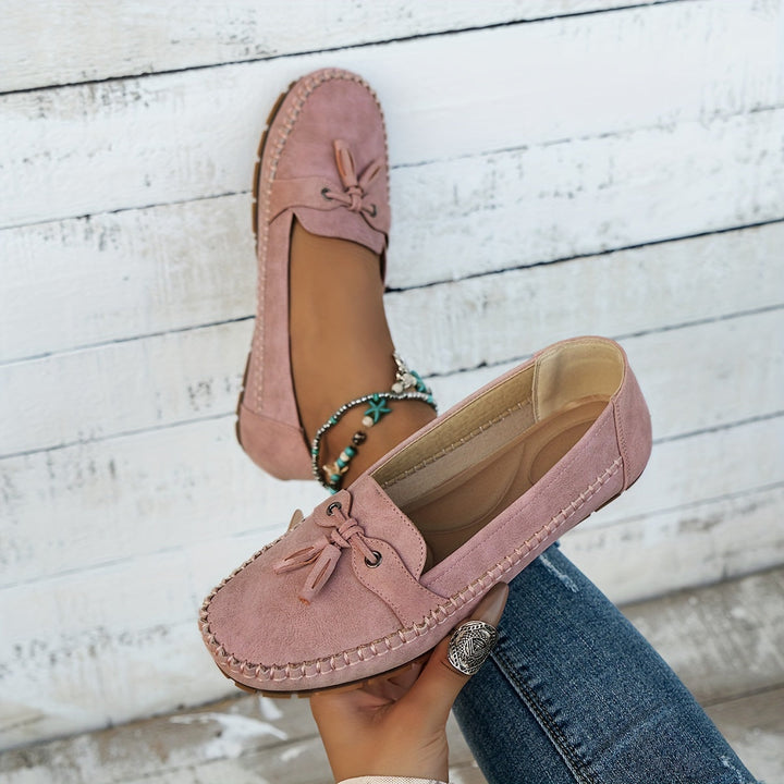 Classic loafer with tassel detail in grey suede with moccasin sole