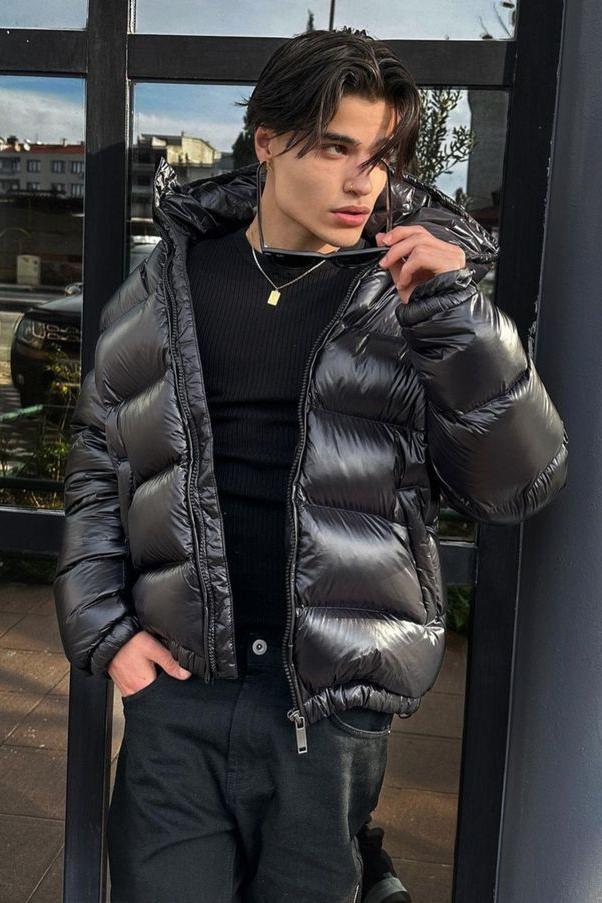 Men's hooded quilted puffer jacket with zip front and pockets