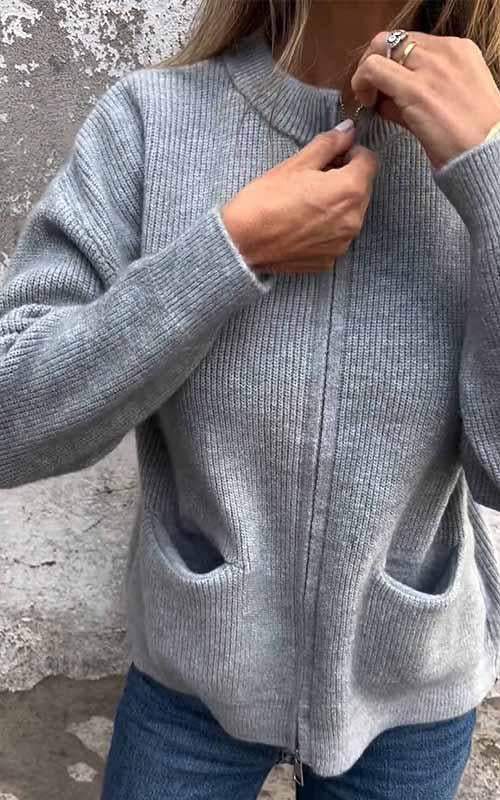 Women's knitted zip jacket with stand collar, long sleeves and front pockets