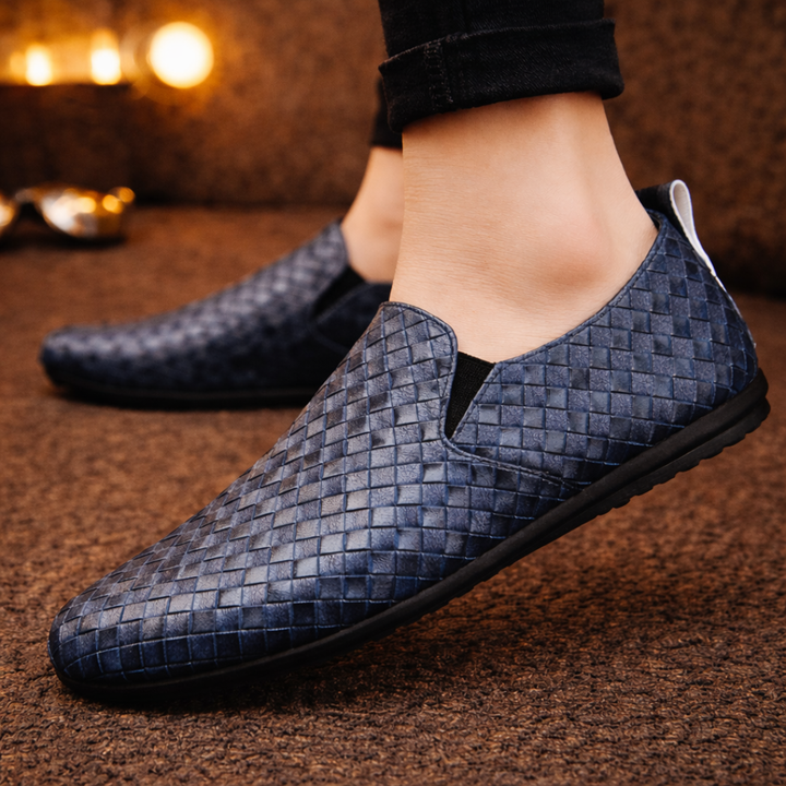 Woven slip-on loafers with a flat sole