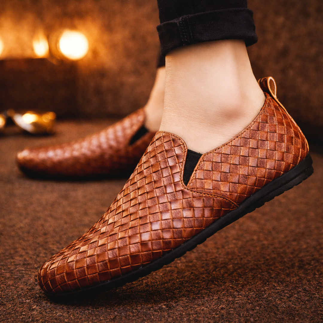 Woven slip-on loafers with a flat sole