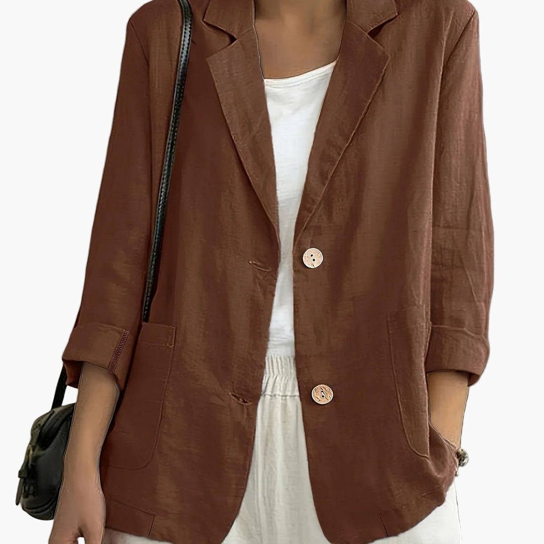 Women's blazer with notched lapels, button front and patch pockets