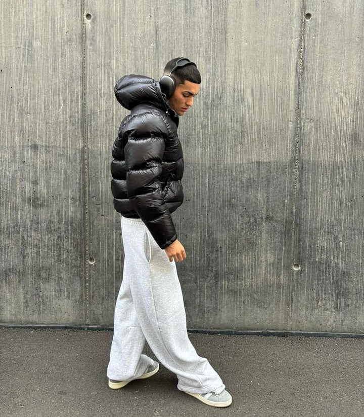 Men's hooded quilted puffer jacket with long sleeves and front zip