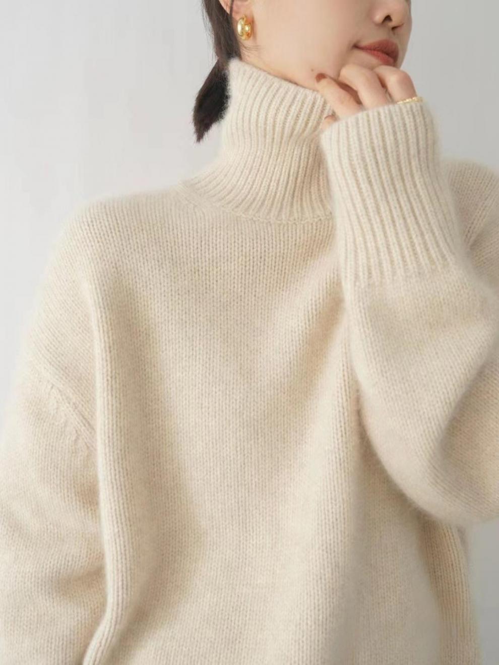 Women's ribbed turtleneck jumper with long sleeves and ribbed trims