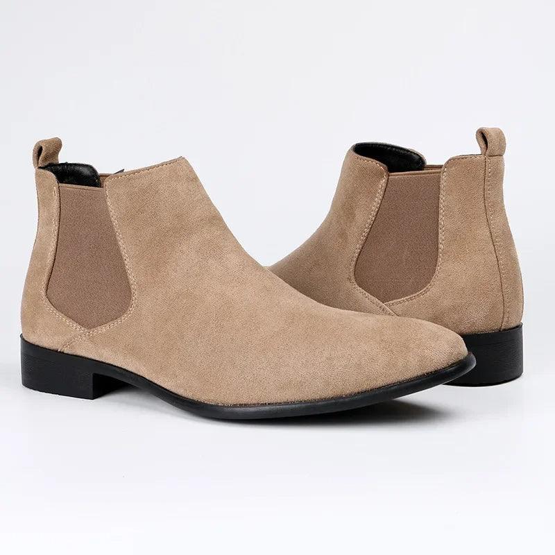 Men's Chelsea ankle boots with elastic side panels and almond toes