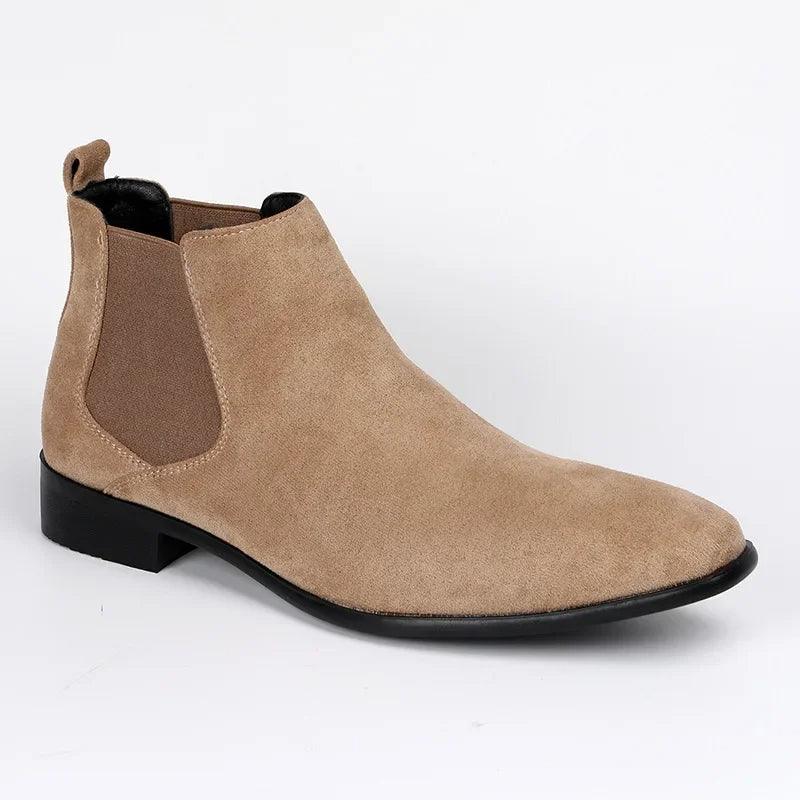 Men's Chelsea ankle boots with elastic side panels and almond toes