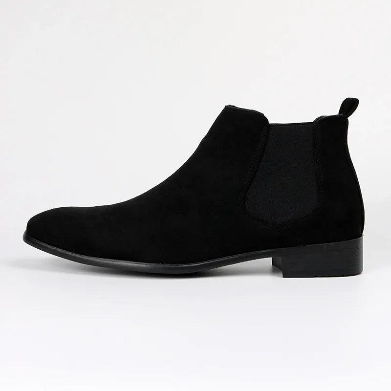 Men's Chelsea ankle boots with elastic side panels and almond toes