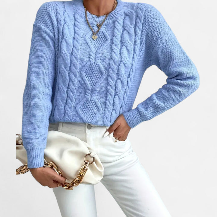 Women's textured cable knit jumper with crew neck and long sleeves