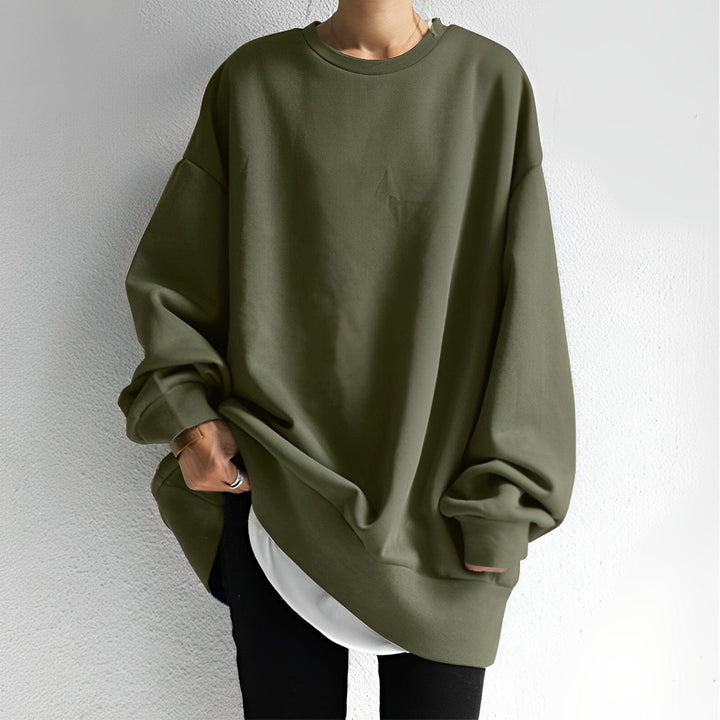 Women's oversized crew neck sweatshirt with long sleeves and curved hem