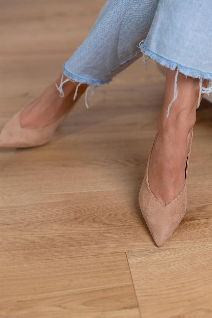 Women's Slingback Stiletto Heels — Pointed Toe Court Shoes