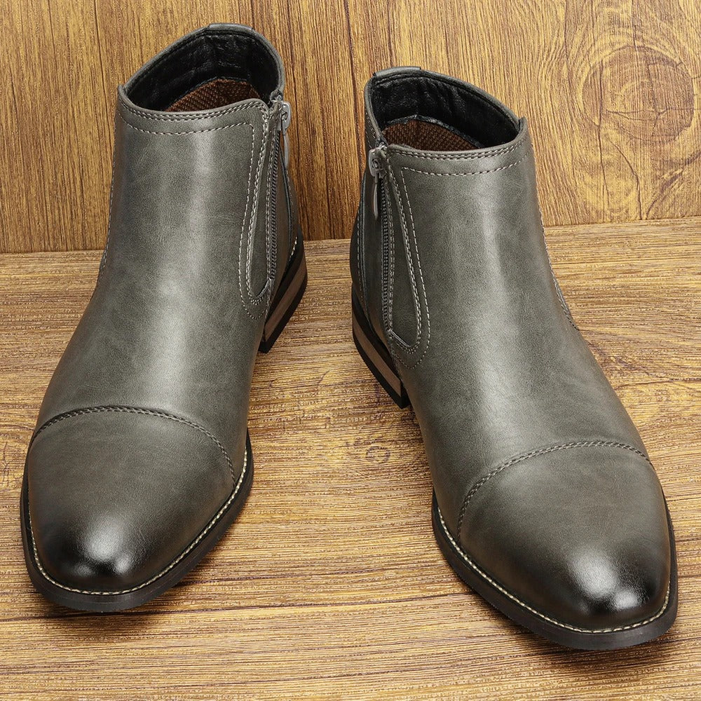 Men's Chelsea ankle boots with elastic side panels, rounded toes and low heels