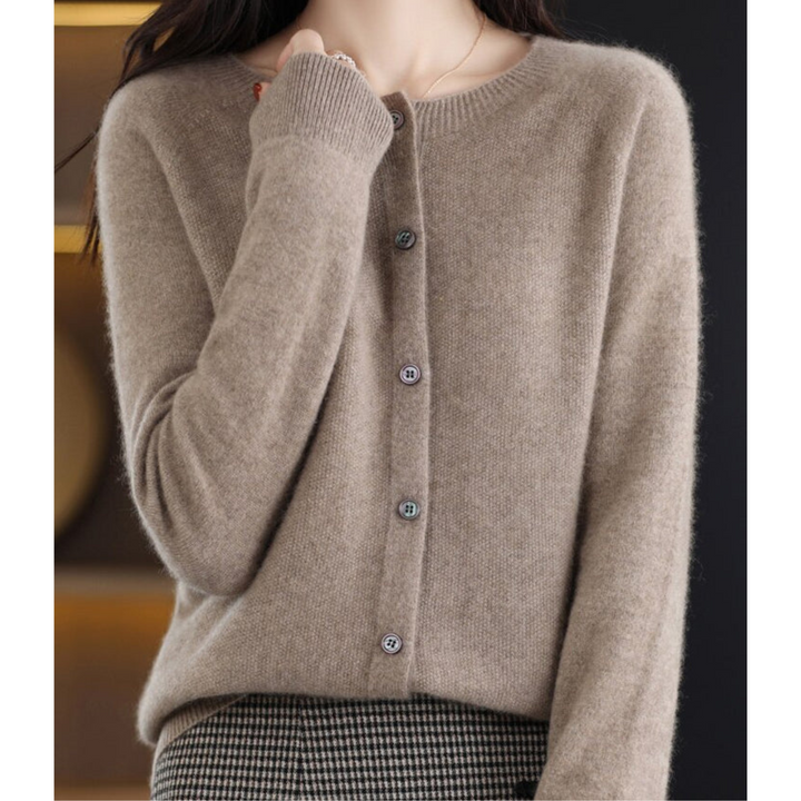 Women's long-sleeved knitted button-front cardigan