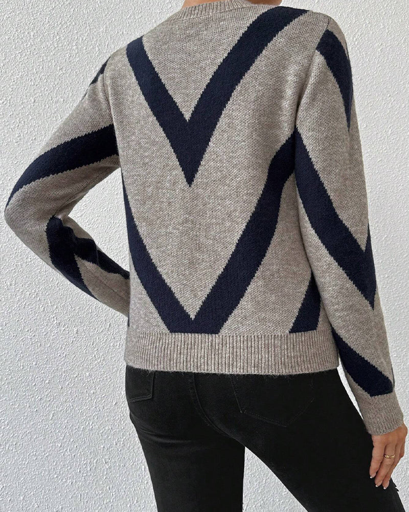 Women's geometric patterned crew neck jumper with long sleeves and ribbed trims