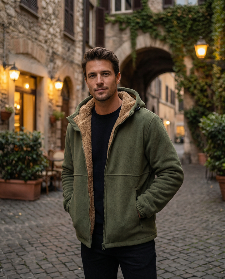 Men's hooded full-zip jacket with contrasting fleece-style lining and zipped pockets